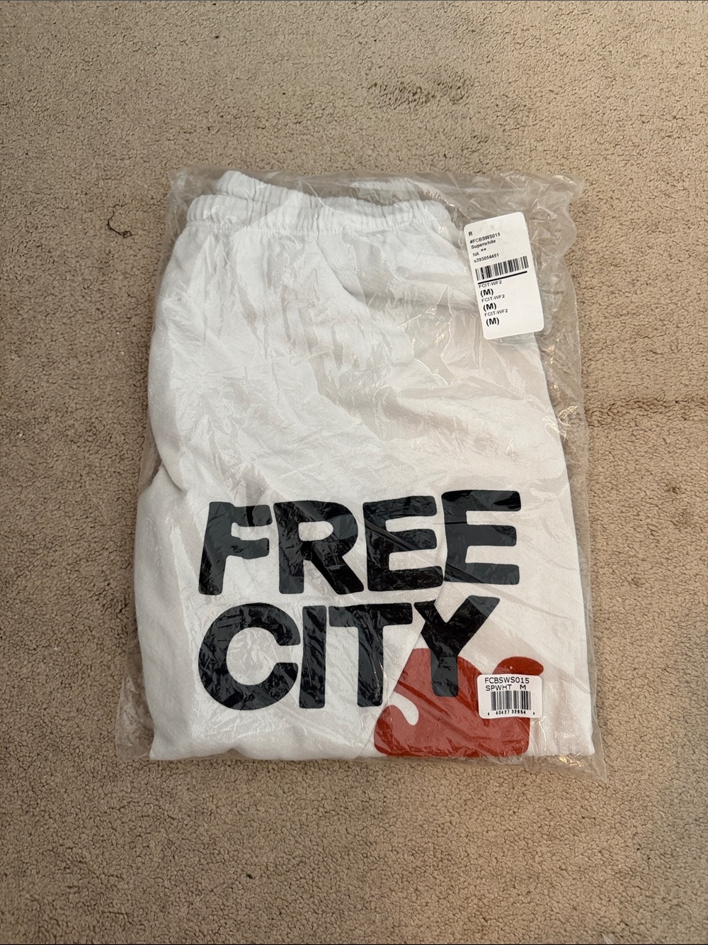 NWT medium FREE CITY White short - Picture 2 of 5